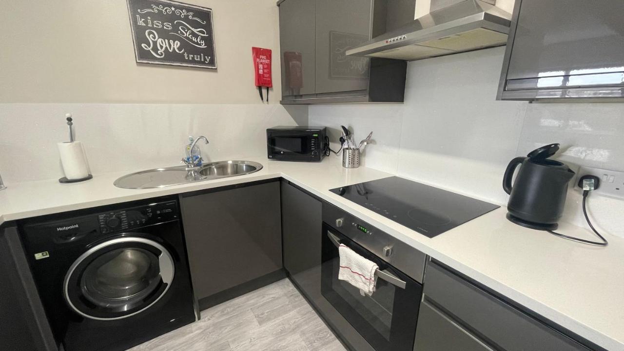 Mays Apartments - 102 Mill Street, Free Parking, 2 Minute Walk To Baltic Market And City Centre - Apartments Sleep 1-10 Guests Liverpool Exterior foto