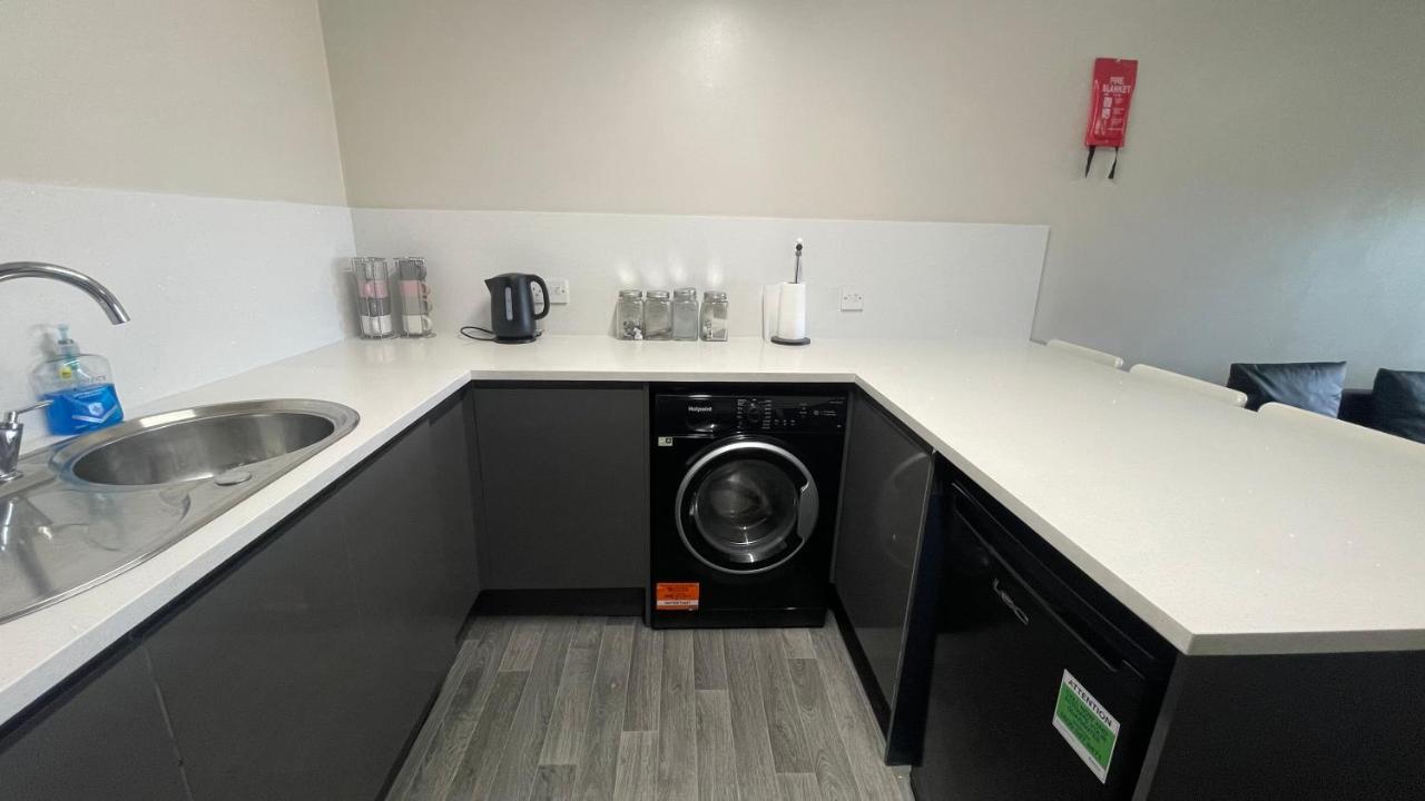 Mays Apartments - 102 Mill Street, Free Parking, 2 Minute Walk To Baltic Market And City Centre - Apartments Sleep 1-10 Guests Liverpool Exterior foto